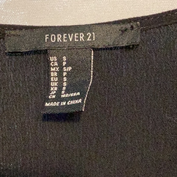 Forever 21 black long sleeve romper size small - Picture 7 of 10